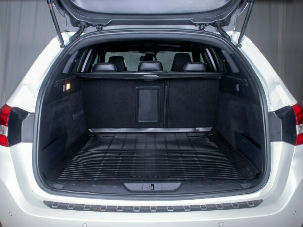 peugeot-308-diesel-2015-big-9