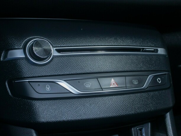peugeot-308-diesel-2015-big-39