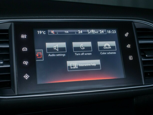 peugeot-308-diesel-2015-big-38