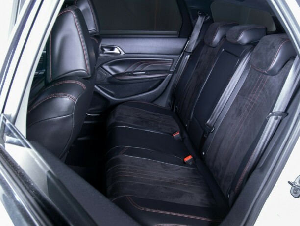 peugeot-308-diesel-2015-big-49