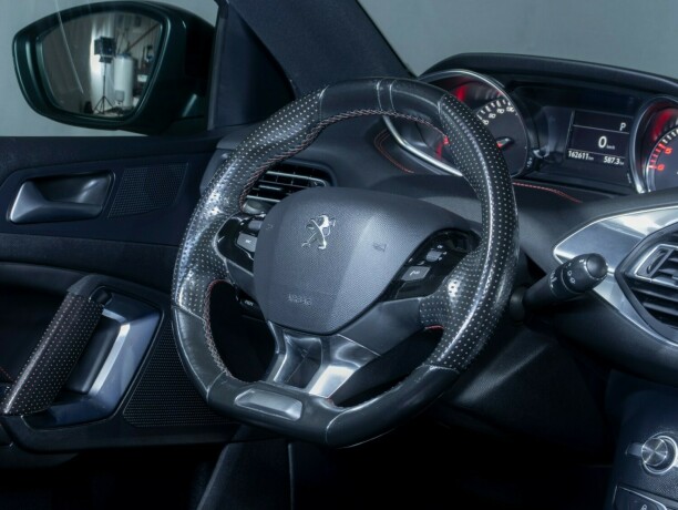peugeot-308-diesel-2015-big-15