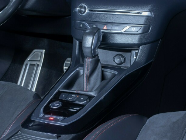 peugeot-308-diesel-2015-big-17