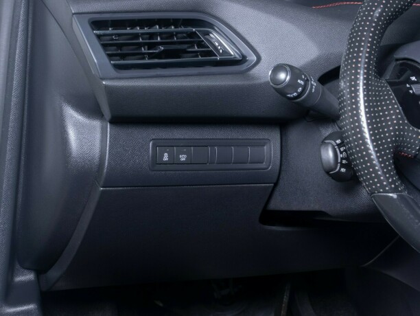 peugeot-308-diesel-2015-big-21