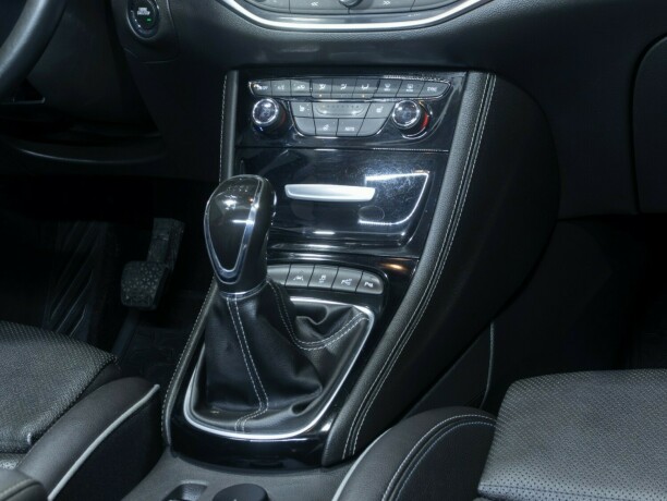 opel-astra-bensin-2016-big-52