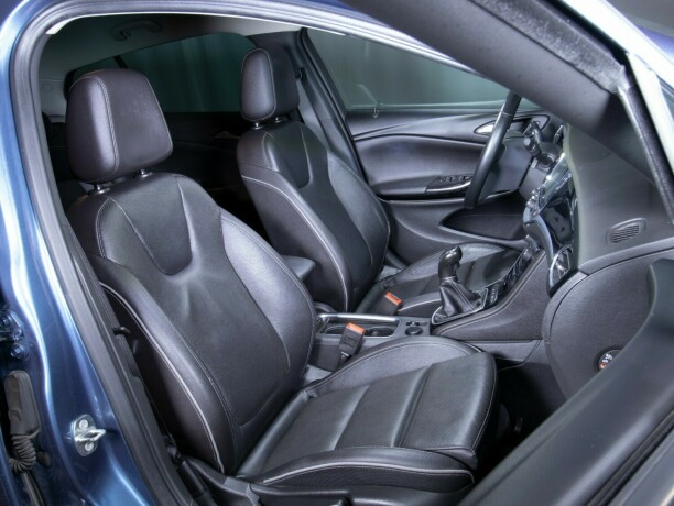 opel-astra-bensin-2016-big-26