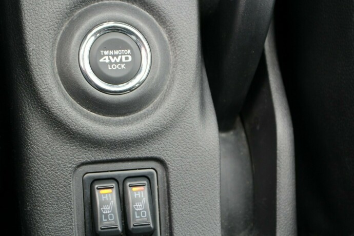 mitsubishi-outlander-elektrisitetbensin-2015-big-16