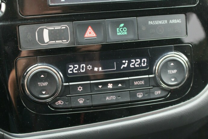 mitsubishi-outlander-elektrisitetbensin-2015-big-13