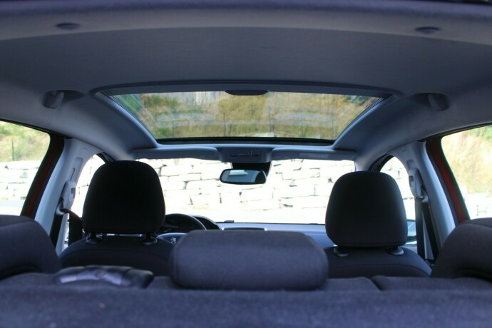 peugeot-208-bensin-2016-big-4