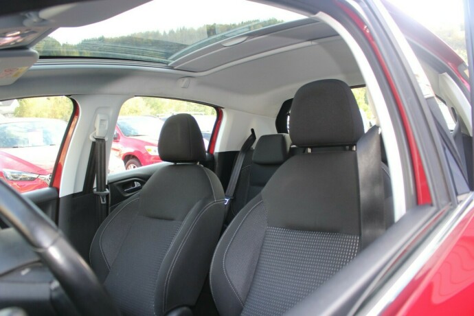 peugeot-208-bensin-2016-big-6