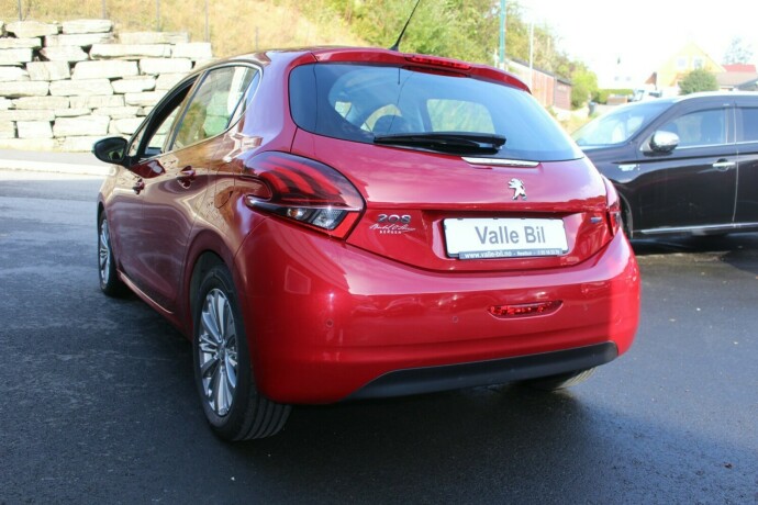 peugeot-208-bensin-2016-big-2