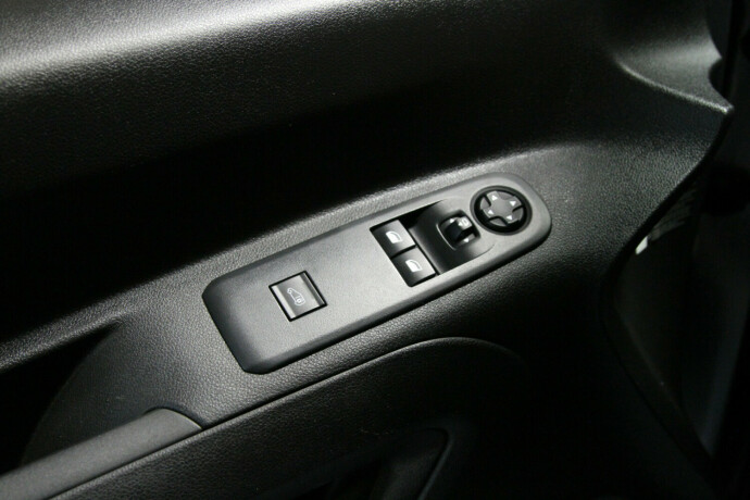 opel-combo-elektrisitet-2022-big-16