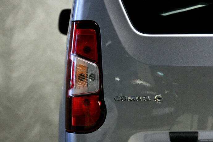 opel-combo-elektrisitet-2022-big-20