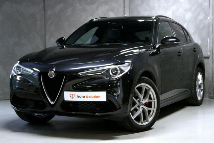 alfa-romeo-stelvio-bensin-2018-big-0