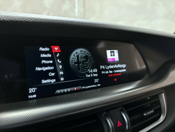 alfa-romeo-stelvio-bensin-2018-big-10
