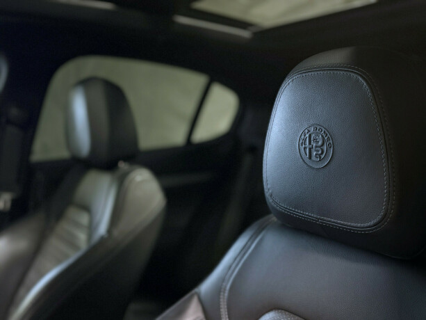 alfa-romeo-stelvio-bensin-2018-big-20