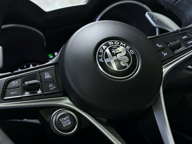 alfa-romeo-stelvio-bensin-2018-big-19