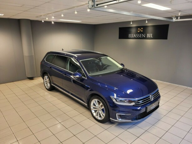 volkswagen-passat-elektrisitetbensin-2018-big-1