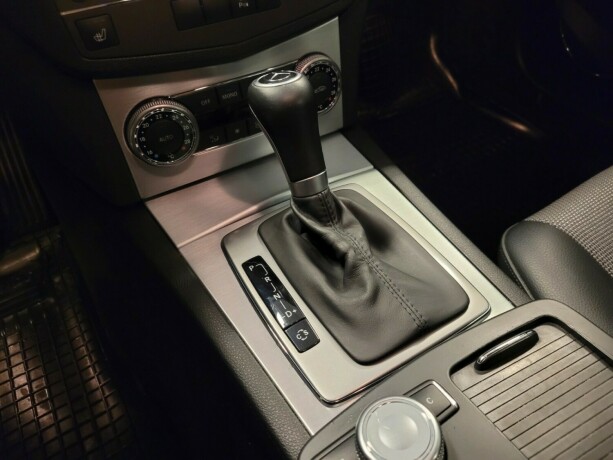 mercedes-benz-c-klasse-diesel-2010-big-25