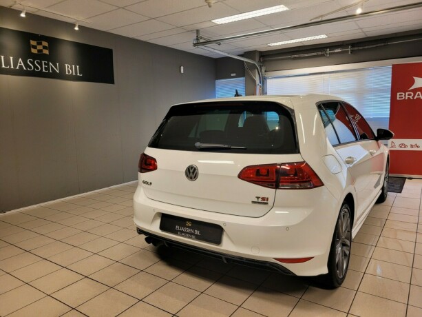 volkswagen-golf-bensin-2014-big-4