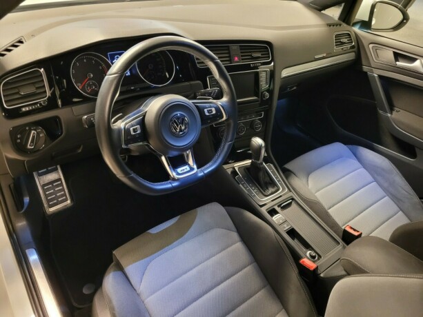 volkswagen-golf-bensin-2014-big-21