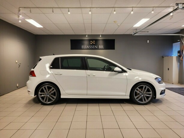 volkswagen-golf-bensin-2014-big-2