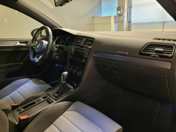 volkswagen-golf-bensin-2014-big-13