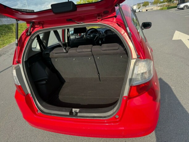 honda-jazz-bensin-2010-big-12