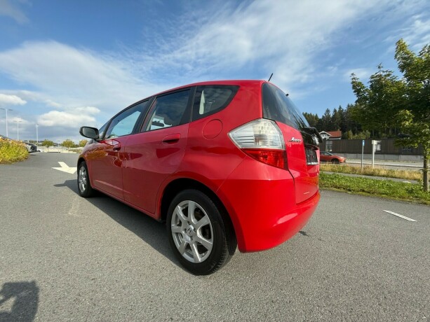 honda-jazz-bensin-2010-big-2