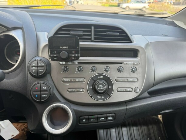 honda-jazz-bensin-2010-big-20