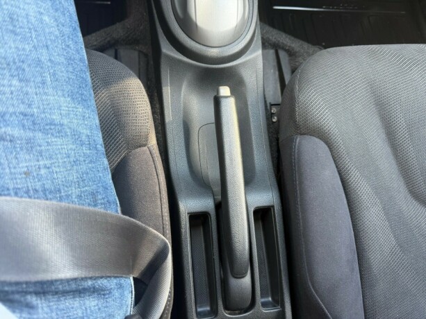 honda-jazz-bensin-2010-big-18