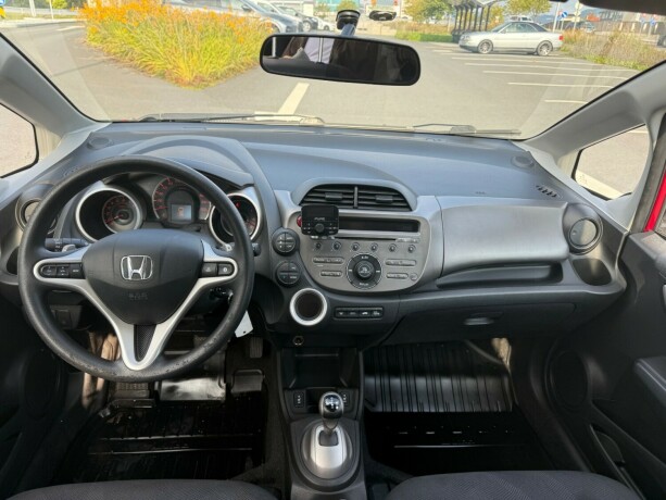 honda-jazz-bensin-2010-big-13
