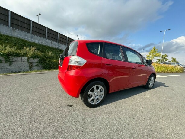 honda-jazz-bensin-2010-big-4