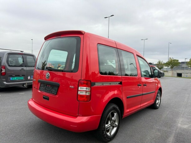 volkswagen-caddy-diesel-2011-big-2
