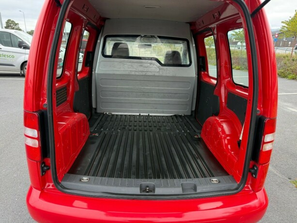 volkswagen-caddy-diesel-2011-big-12
