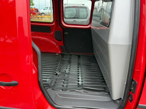 volkswagen-caddy-diesel-2011-big-11