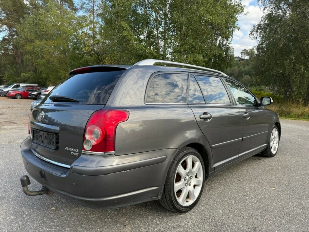 toyota-avensis-diesel-2007-big-2