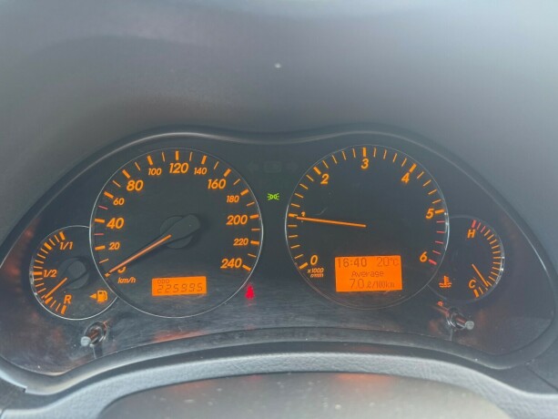 toyota-avensis-diesel-2007-big-19