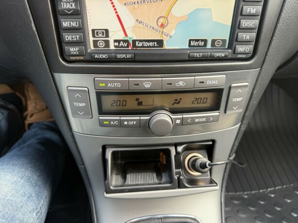 toyota-avensis-diesel-2007-big-22