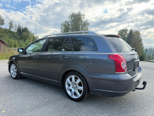 toyota-avensis-diesel-2007-big-4