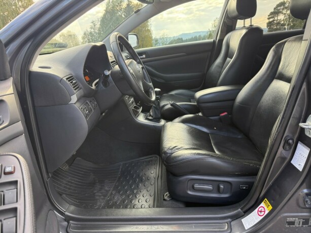 toyota-avensis-diesel-2007-big-16