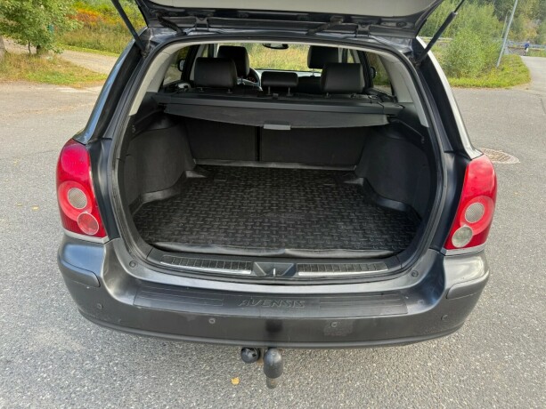 toyota-avensis-diesel-2007-big-12
