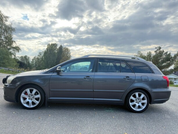 toyota-avensis-diesel-2007-big-5