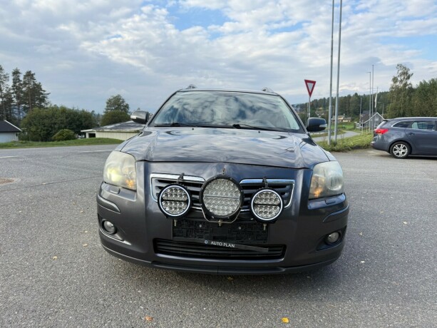 toyota-avensis-diesel-2007-big-7